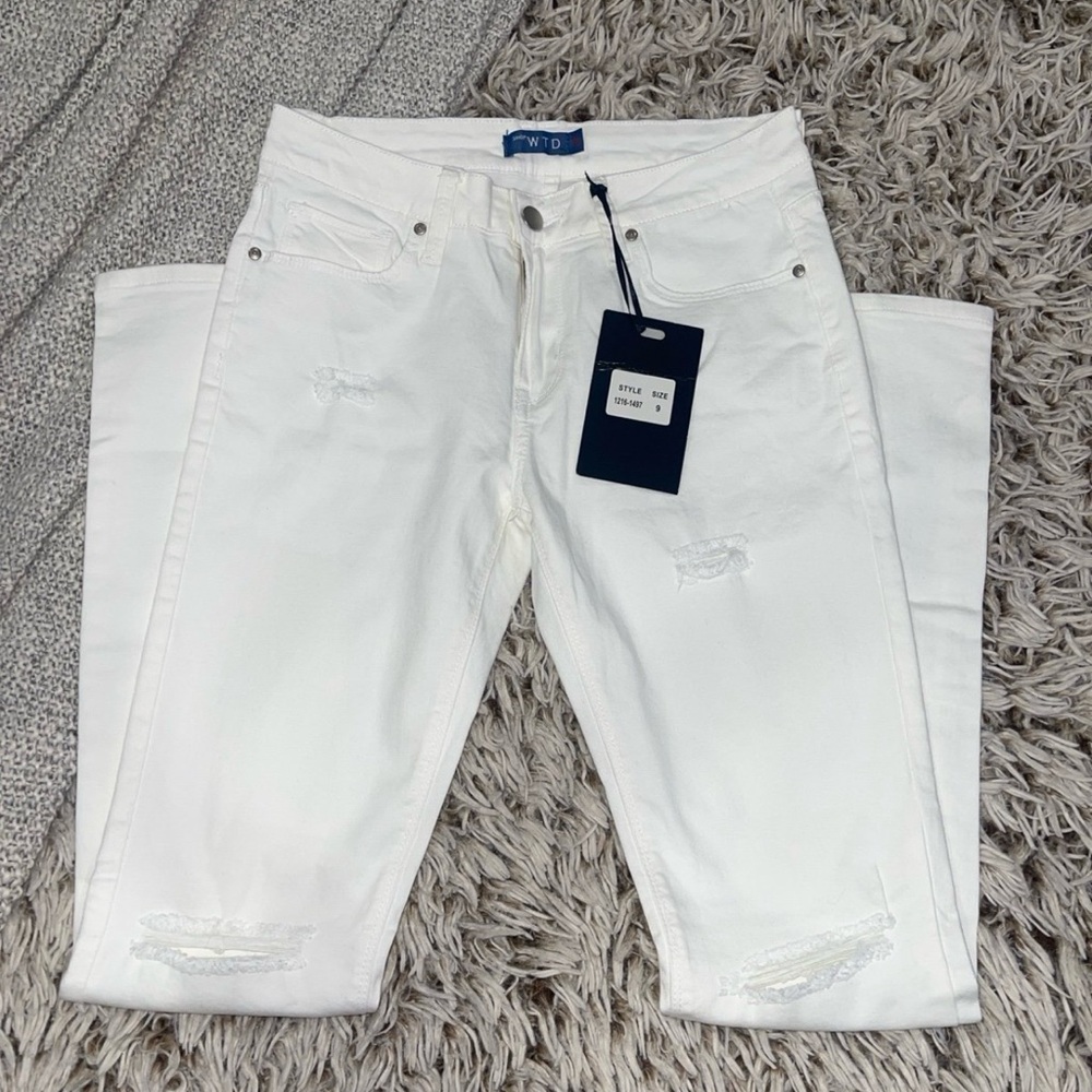 New!! ✨ Women “Shop WTD” White Distressed Ripped Jeans- Size 9